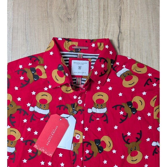 NWT Denim & Flower Christmas Shirt Size M Reindeer Red Short Sleeve Button Down - Picture 1 of 8